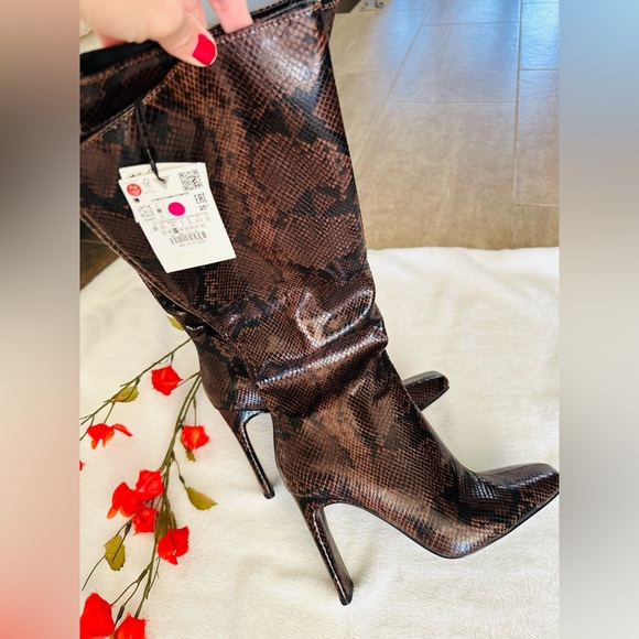 Zara | Gorgeous Leather Animal Print Boots - Picture 4 of 15